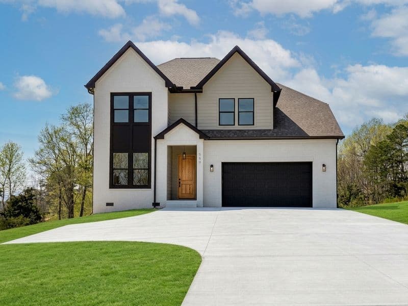 560 Wilkinson Rd Main Pic